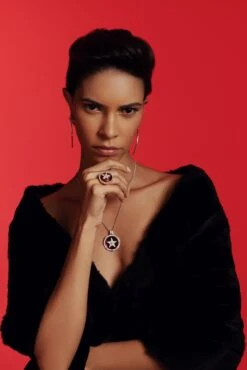 SIRIUS STAR 18K GOLD BAGUETTE DIAMOND PENDANT 11 SIRIUS STAR 18K GOLD BAGUETTE DIAMOND PENDANT -Bee Goddess AAAAAAAA 67d5966b af91 4939 91d1 483bc9b30de1