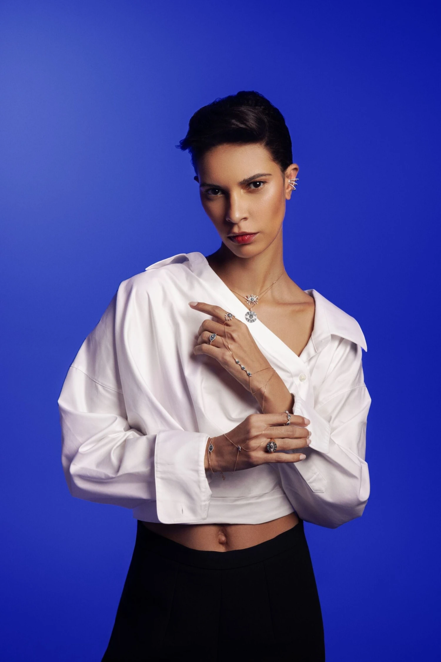 EYE LIGHT BLUE DIAMOND HAND CHAIN 4 EYE LIGHT BLUE DIAMOND HAND CHAIN - Image 2