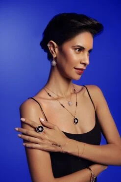 JARDIN STAR 18K GOLD BAGUETTE DIAMOND NECKLACE -Bee Goddess AAA c1fd0d65 351e 44a4 9346 ead5e6e870b6