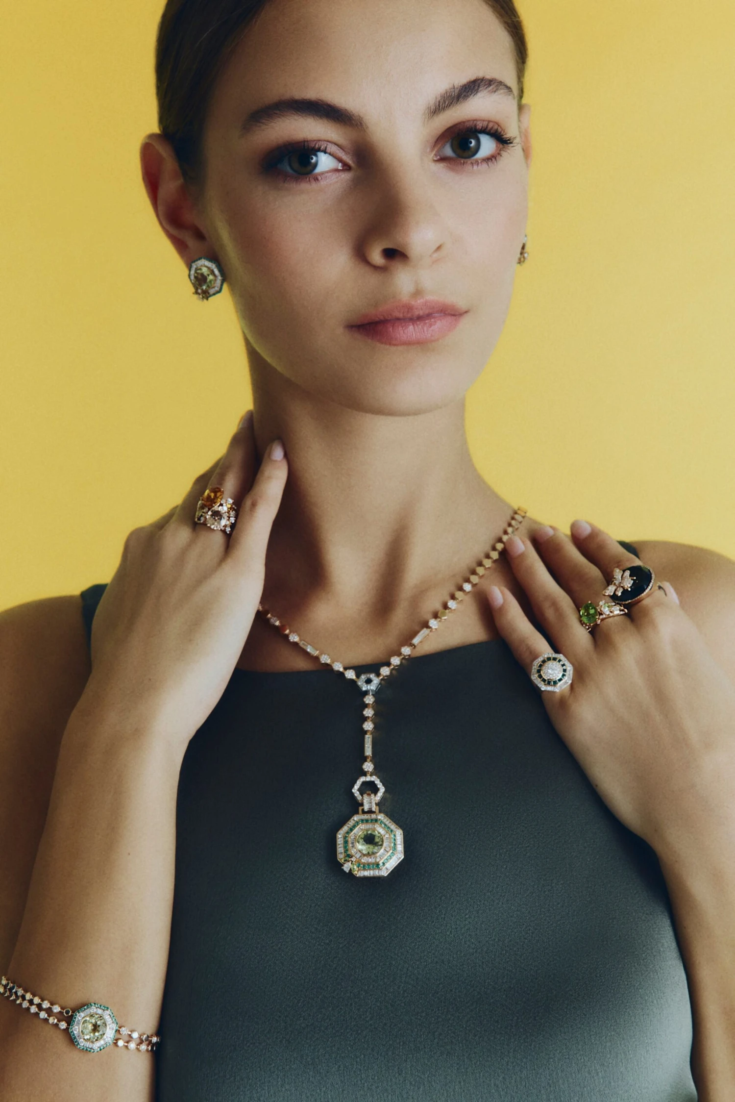 HONEYCOMB 18K GOLD DIAMOND PERIDOT EMERALD PENDANT 7 HONEYCOMB 18K GOLD DIAMOND PERIDOT EMERALD PENDANT - Image 5