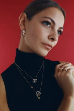 HONEYCOMB GOLD DIAMOND SMALL NECKLACE -Bee Goddess BEEGODDESS 11 24 013 1423 4590865a b6b5 4713 9e5a 2af10615f7de