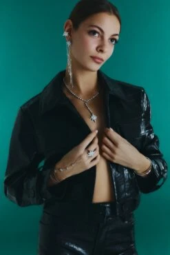 NORTH STAR 18K GOLD DIAMOND EARRINGS -Bee Goddess BEEGODDESS 11 24 017 1616 40d3d745 3e36 497e a2a8 d90611bcc473