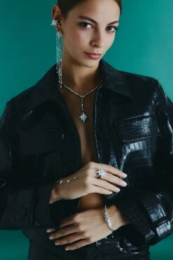 NORTH STAR 18K GOLD DIAMOND EARRINGS -Bee Goddess BEEGODDESS 11 24 017 1638 b55300db 70eb 4afb a95a e81ffa009865