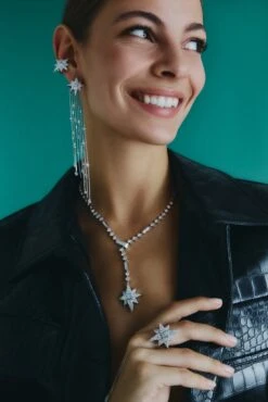 NORTH STAR 18K GOLD DIAMOND EARRINGS -Bee Goddess BEEGODDESS 11 24 017 1721 ed9a1484 2b0c 4f6a af53 c65d191e21d8