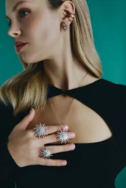 MONDRIAN GOLD BAGUETTE DIAMOND EAR CUFF -Bee Goddess BEEGODDESS 11 24 019 1762 80cd44fa 38fb 4f25 a160 71c7bfdf0a8e