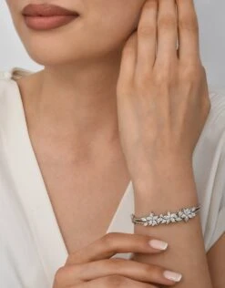 APPLE SEED GLAMOUR 18K GOLD MARQUISE DIAMOND BRACELET -Bee Goddess BRD18KMRPKWGBL 29a7963d f407 47f3 999b 970d148a178a