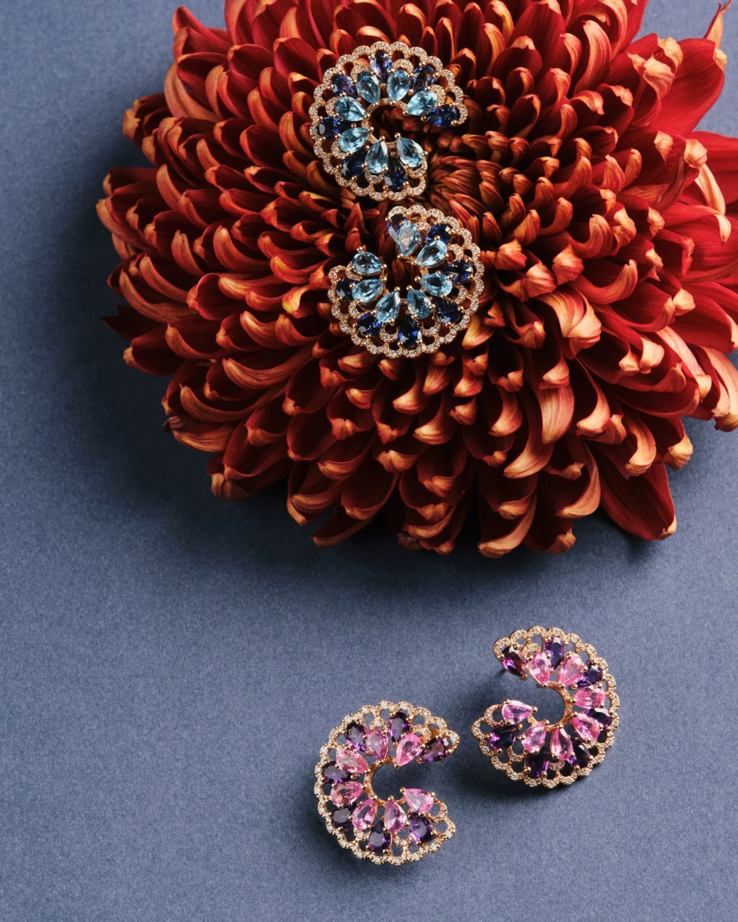 QUEEN BEE ARINNA GOLD DIAMOND AMETHYST EARRINGS 5 QUEEN BEE ARINNA GOLD DIAMOND AMETHYST EARRINGS - Image 3