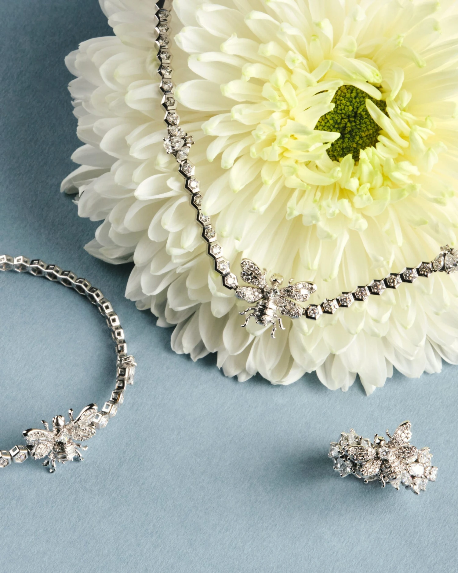 QUEEN BEE HANIA 18K GOLD DIAMOND RING 4 QUEEN BEE HANIA 18K GOLD DIAMOND RING - Image 2