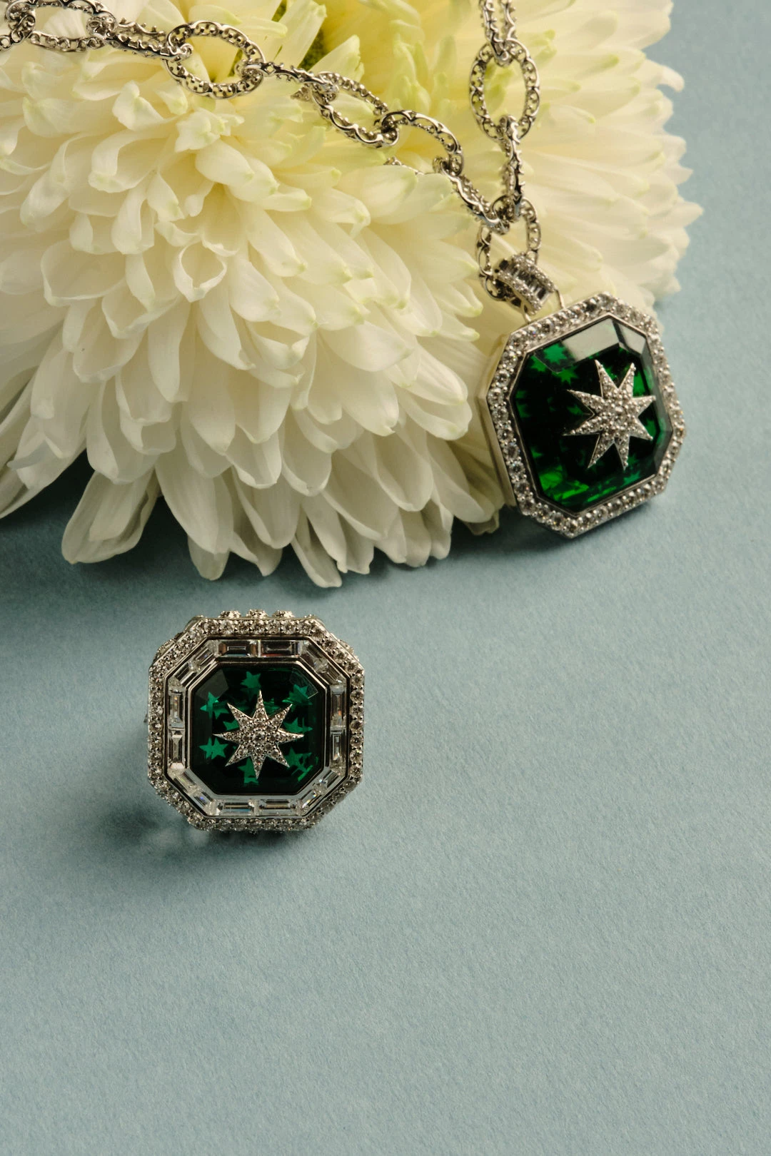 VENUS STAR 18K GOLD DIAMOND RING 5 VENUS STAR 18K GOLD DIAMOND RING - Image 3