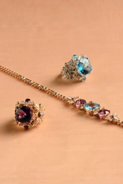 QUEEN BEE ARINNA 18K GOLD DIAMOND BLUE TOPAZ RING -Bee Goddess BeeGoddess 240927 0714 651b235e adf0 49de b512 2252ac6e866b