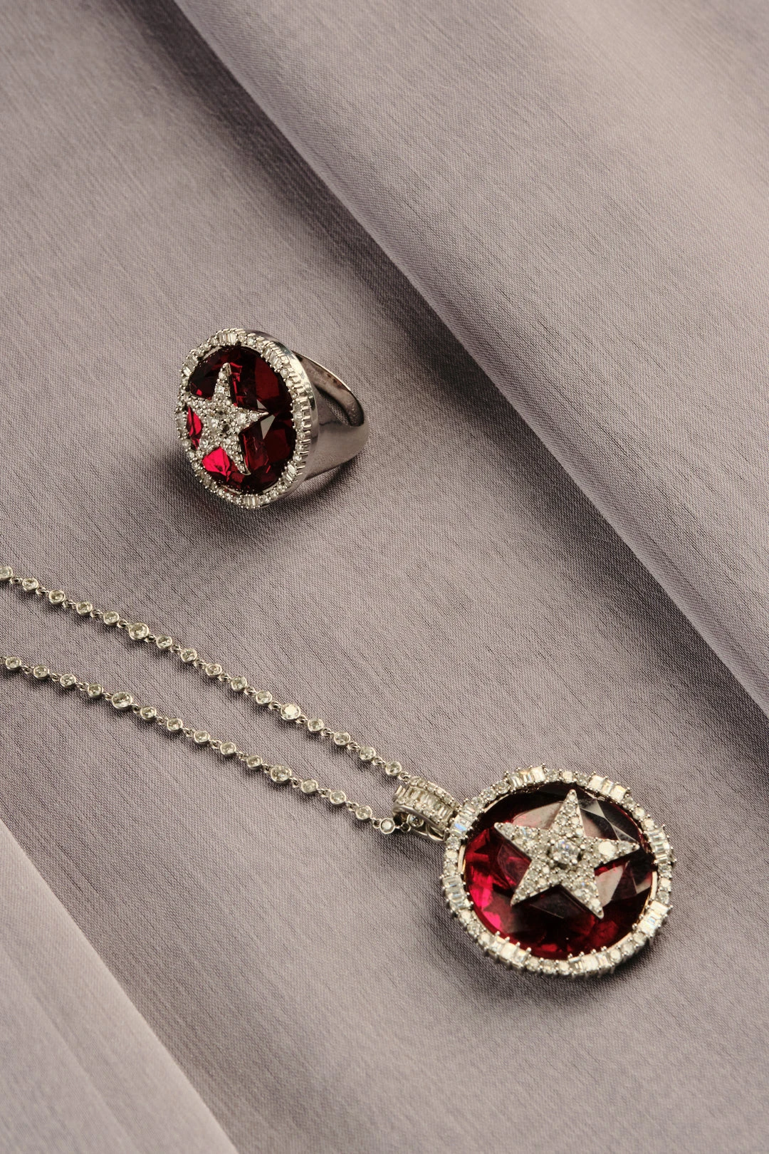 SIRIUS STAR 18K GOLD BAGUETTE DIAMOND PENDANT 4 SIRIUS STAR 18K GOLD BAGUETTE DIAMOND PENDANT - Image 2