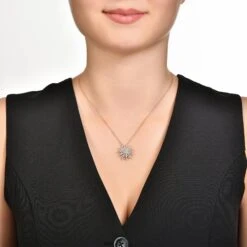 JARDIN STAR 18K GOLD BAGUETTE DIAMOND NECKLACE -Bee Goddess JRD18KL3BUSGBPGKL d78e42d3 e57c 46c0 b05a cfbae297c025