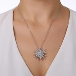 JARDIN 18K GOLD BAGUETTE DIAMOND XLARGE NECKLACE -Bee Goddess JRD18KXL3BUSGBPWGKL 7be059dc 36db 414d a61f cdece9822584