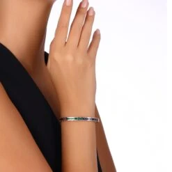 MONDRIAN 18K GOLD DIAMOND EMERALD BRACELET -Bee Goddess MND18KKRBEMSFBPGBL 3 f26ebaf8 dda1 4617 a797 8051a618eda7