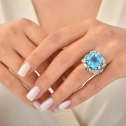 QUEEN BEE ARINNA 18K GOLD DIAMOND BLUE TOPAZ RING -Bee Goddess PTK18KA4FBTPGYZ 061436d8 c528 422c af54 3ac4fb5acb2e
