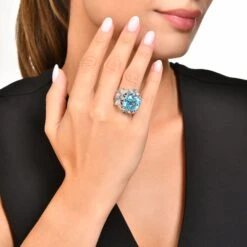 QUEEN BEE ARINNA 18K GOLD DIAMOND BLUE TOPAZ RING -Bee Goddess PTK18KA4FBTPGYZ 2f7303e5 2227 48e3 9027 fcffa495c976
