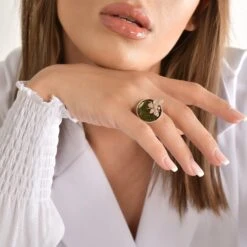 QUEEN BEE BON BON GOLD BAGUETTE DIAMOND PERIDOT RING -Bee Goddess QUEEN BEE BON BON GOLD DIAMOND RING Bee Goddess 3810