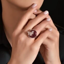 QUEEN BEE BON BON GOLD DIAMOND RING 11 QUEEN BEE BON BON GOLD DIAMOND RING -Bee Goddess QUEEN BEE BON BON GOLD DIAMOND RING Bee Goddess 7302