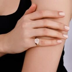 ELPI GOLD BLUE DIAMOND PINKY RING 7 ELPI GOLD BLUE DIAMOND PINKY RING -Bee Goddess elpi gold blue diamond pinky ring 2